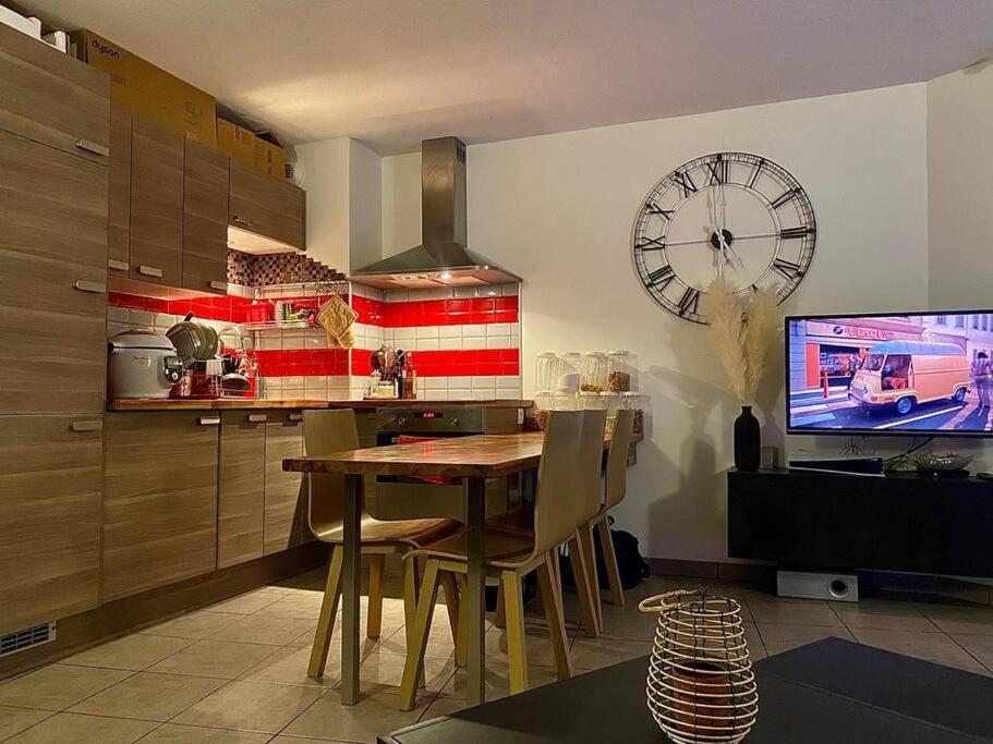 Joli T2 Dans Annecy Apartment ภายนอก รูปภาพ